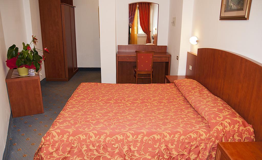 Hotel Garden Limone sul Garda Rom bilde
